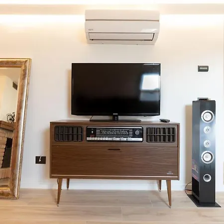 Motor Valley Penthouse - Al Caminetto Modena